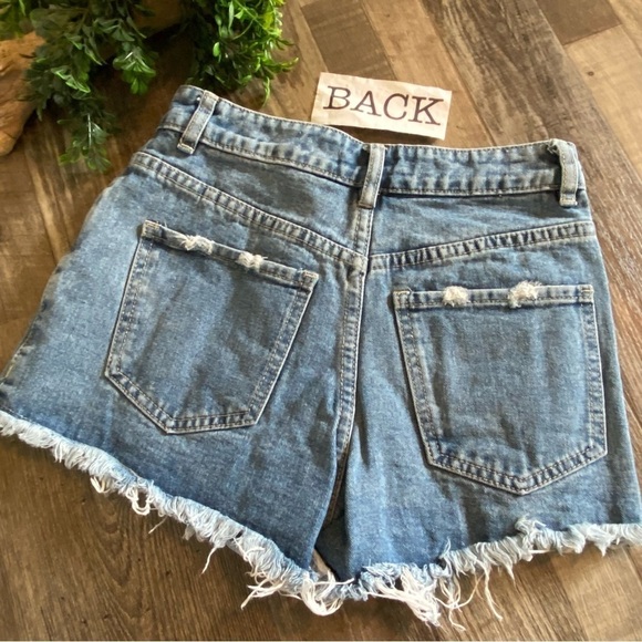 CABI Jean Shorts: High Rise Shorties w/ Black & White Checkered Inner Pockets, 0 - Picture 6 of 12